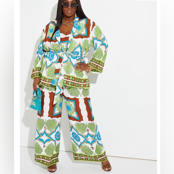 Beautiful print kimono and matching pants. Both pieces new and included!!! - Picture 1 of 4